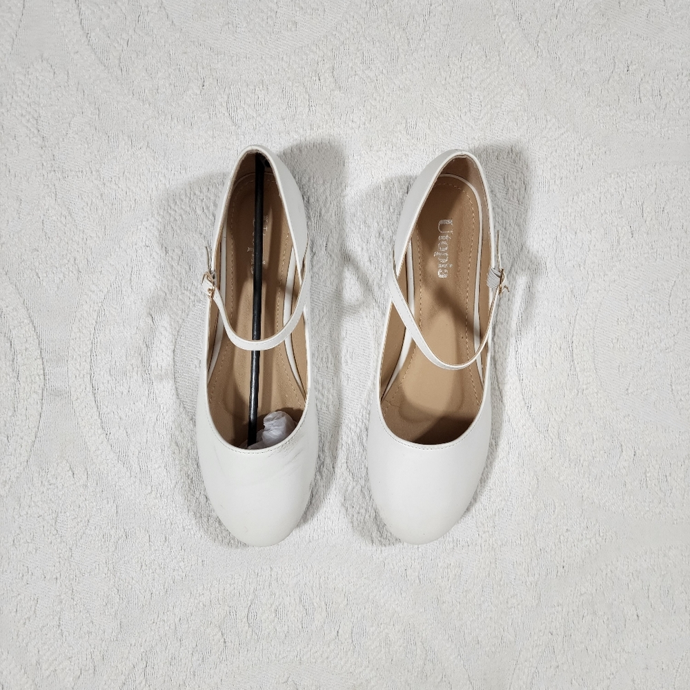 Utopia Mary Jane shoes white
